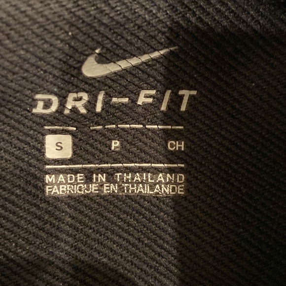 (5 for $25) kids Nike black jogger with zippered pockets - Picture 9 of 9